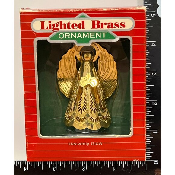 1988 HALLMARK KEEPSAKE ORNAMENT QLX711-4 HEAVENLY GLOW BRASS ANGEL LIGHTED - Picture 2 of 8